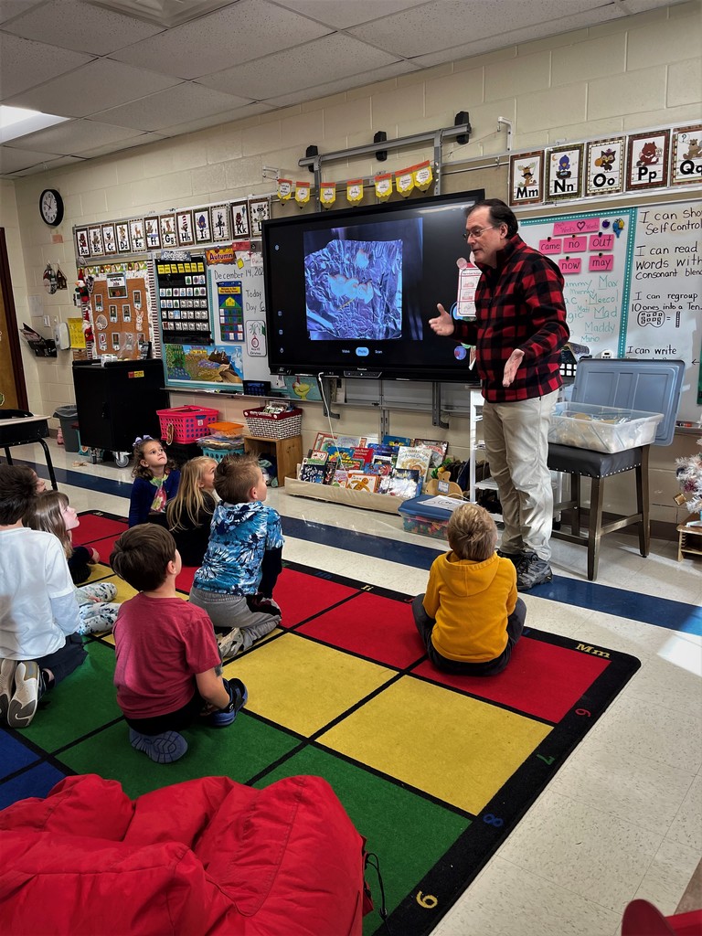 Mr. Singer visits Ms. Farnsworth's 1st grade class