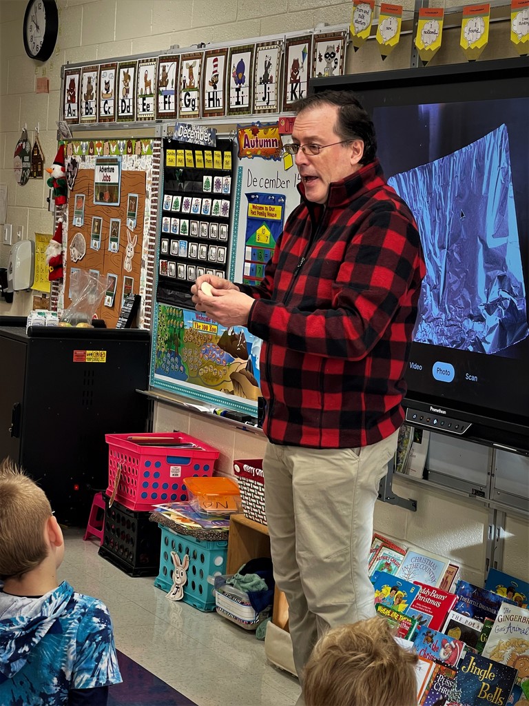 Mr. Singer visits Ms. Farnsworth's 1st grade class